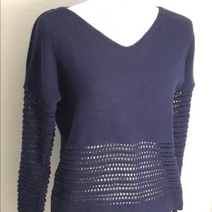 Jones New York beautiful blue top- M